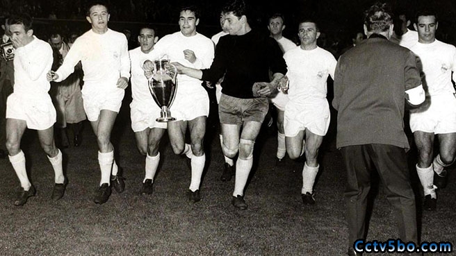 1960年欧冠决赛皇马7-3法兰克福夺冠