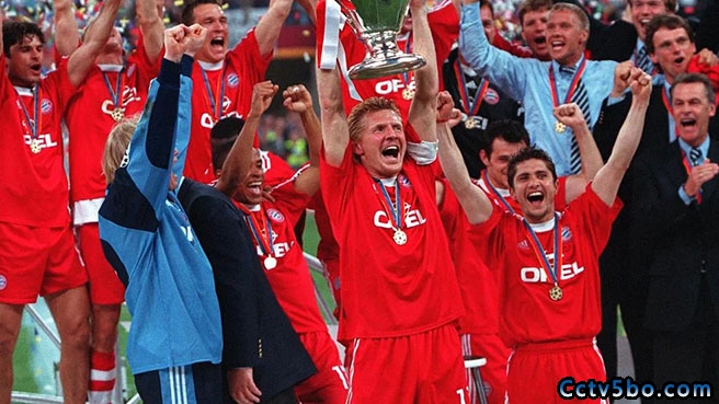 2001年欧冠决赛拜仁慕尼黑1-1瓦伦西亚（点球5-4）夺冠