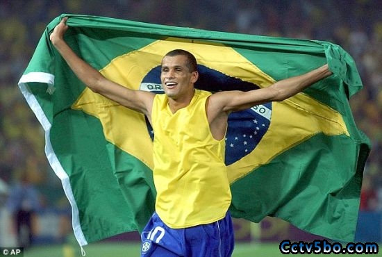 2002年世界杯，巴西队3R之一里瓦尔多