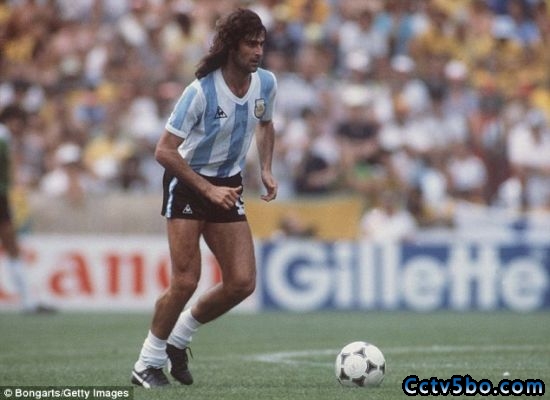 肯佩斯将阿根廷足球写进世界版图的人