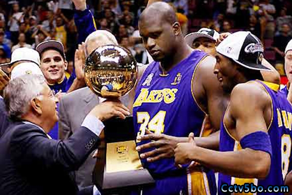 2002年NBA总决赛MVP奥尼尔