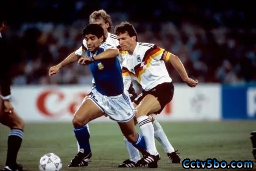 1990年世界杯决赛，马拉多纳和马特乌斯
