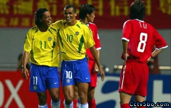 2002年世界杯巴西VS中国，小罗进球后庆祝