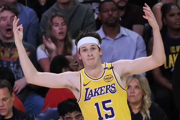 湖人险胜森林狼迎四喜：里弗斯封神+多将爆发