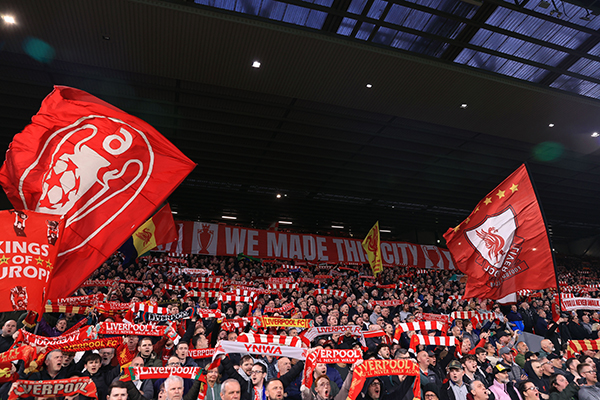 欧足联调查显示英格兰球迷英伦最佳，《邮报》披露详情