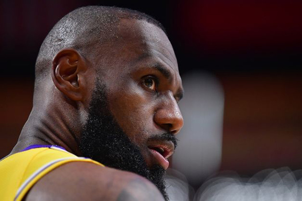 鹈鹕新秀力挺詹姆斯历史第一人 传奇生涯获跨领域认可