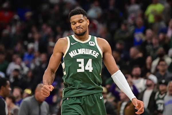 猛龙128-100大胜雄鹿取三连胜 字母哥难阻颓势