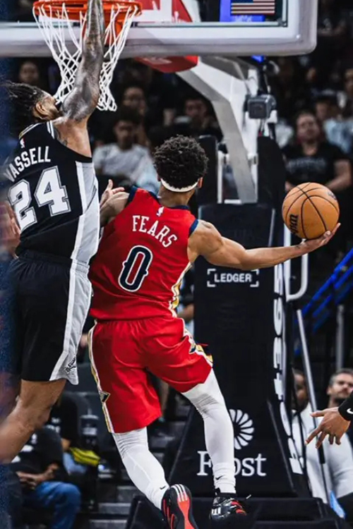 马刺126-119鹈鹕：7胜2负稳居西部第二 墨菲41分难救主