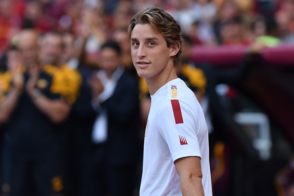 博维：拒绝西装爱战袍！自信“很快回来”引爆球迷期待