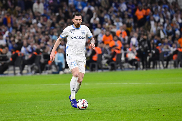 米体头版：尤文冬窗“中场+边路”双线进补，霍伊别尔、伯纳贝成头号目标