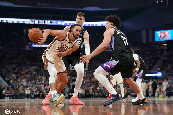 库里31分率勇士134-117终结3连败 时隔12年再穿耐克球鞋