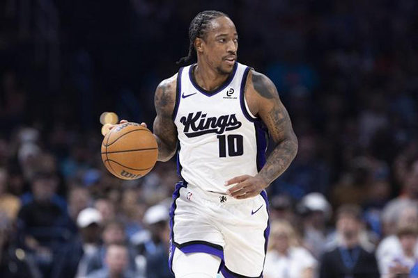 <a href=/lanqiu/clippers/ target=_blank class=infotextkey>快船</a>对德罗赞感兴趣 薪资优势成关键因素