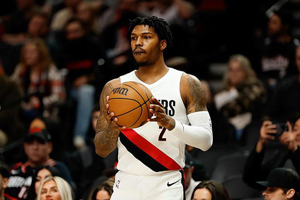 马刺胜开拓者晋级待定 乐福替补表现惨淡引争议