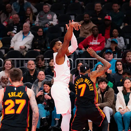 NBA杯：老鹰胜骑士仍双双出局，米切尔空砍42分难救主