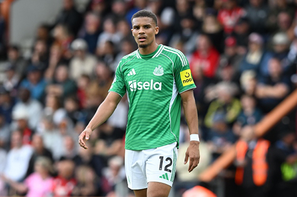 TA：纽卡“潜伏”两年半锁定佳夫，如今跻身英超顶级中卫