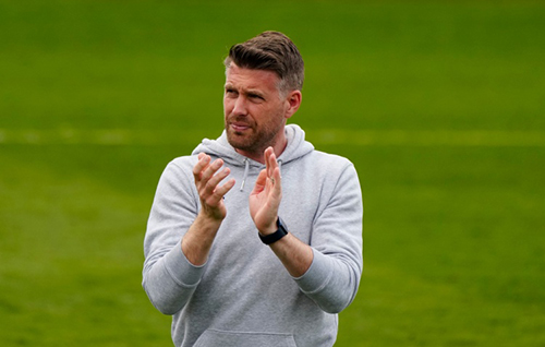 狼队主帅直面“魔鬼赛程”:疲惫是常态,稳定才是解药
