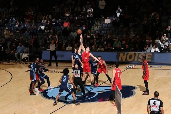 杨瀚森首发出战19分钟 开拓者96-119不敌灰熊