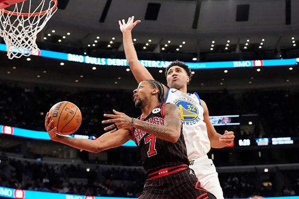 无库勇士30分血洗公牛 青春风暴反衬体系之困