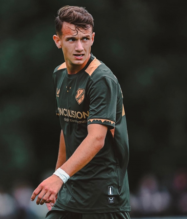 斯内德血脉续写！小斯内德荷乙首发，乌德勒支青年队首秀登场